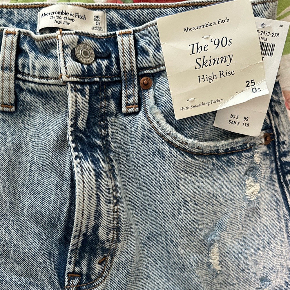 Abercrombie & Fitch High Waist Distressed Jeans